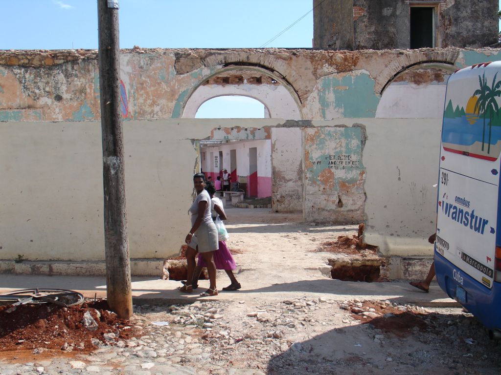Der Busbahnhof von Trinidad ist ziemlich baufällig.