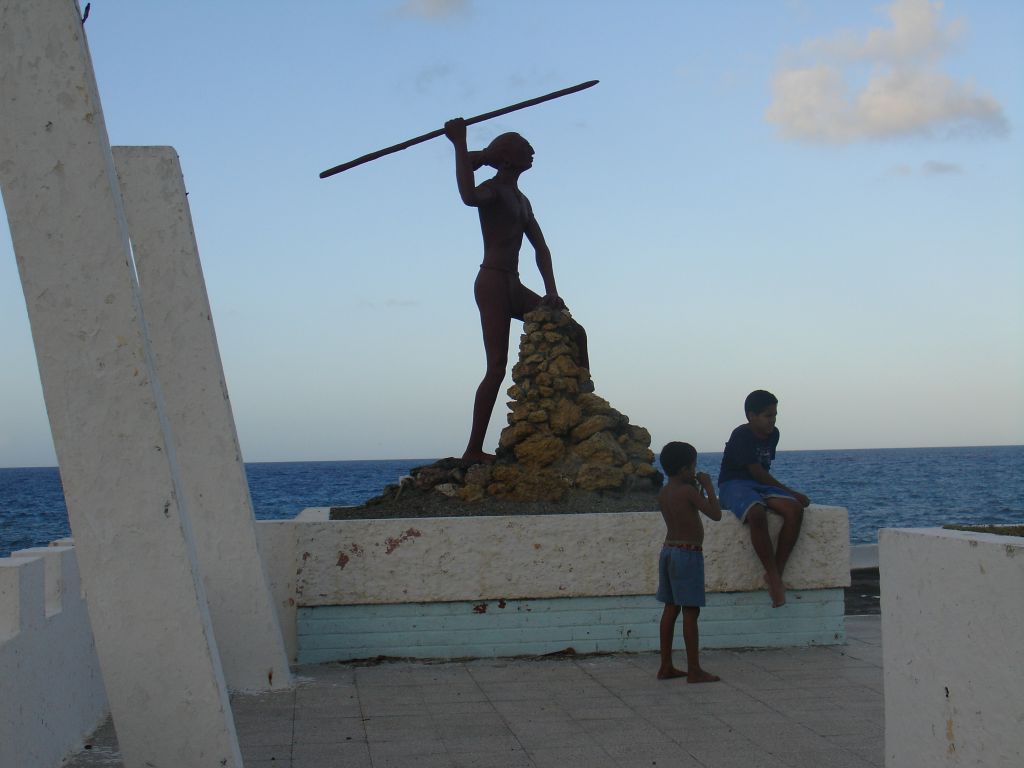 Am anderen Ende der Innenstadt gibt es ein weiteres Hatuey-Denkmal.