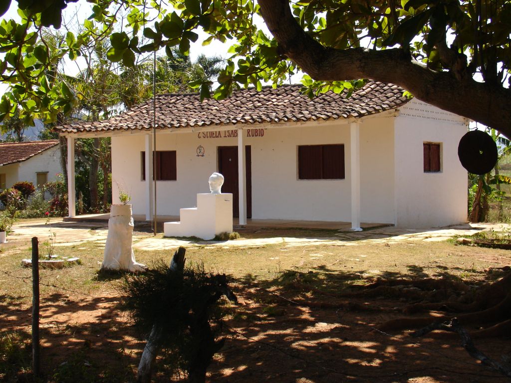 Überall in Kuba gibt es gut ausgestattete Schulen, und der Schulbesuch ist kostenlos.