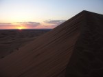 Sonnenuntergang hinter der großen Düne