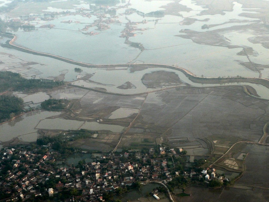 Schon beim ersten Blick im Landeanflug sieht man, dass es in Vietnam viel Wasser gibt.